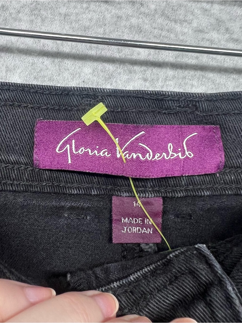 Gloria Vanderbilt Black Straight-Leg Jeans - Picture 7 of 11
